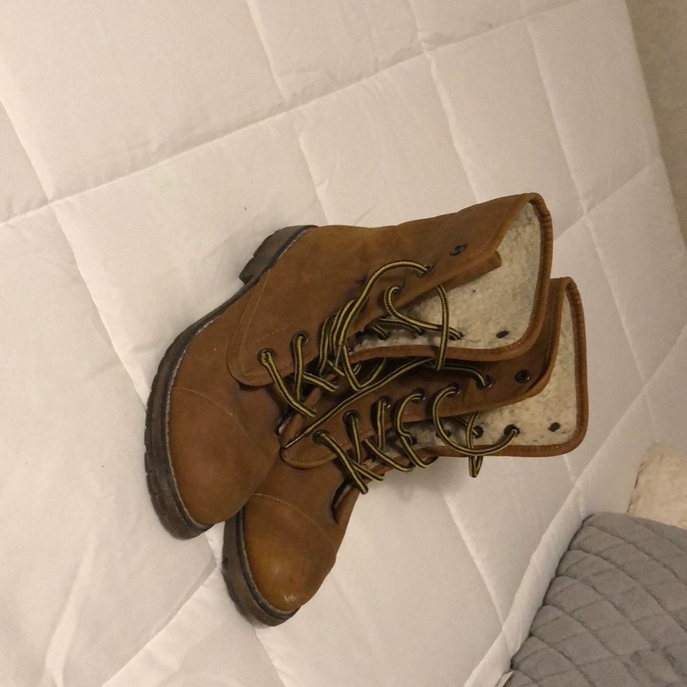 Boots - Picture 2 of 3